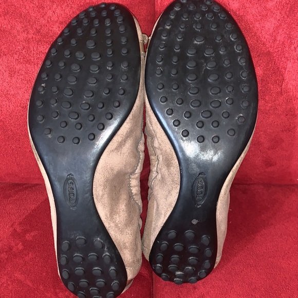 TOD’S Suede Ballet Flats Beige Taupe with Gold Accents Bow Rhinestones Size 38.5 - Picture 7 of 8